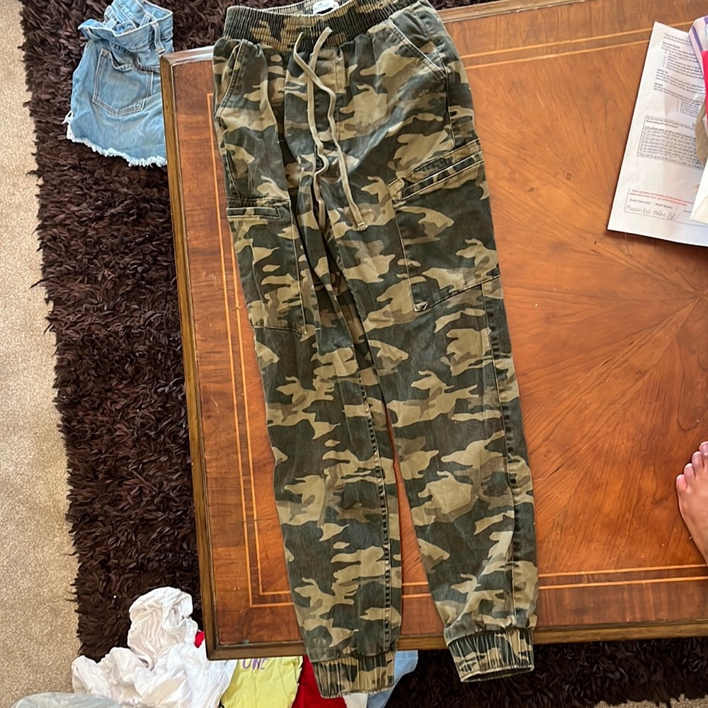 Camouflage pants from hollister. Ultra hight rise.